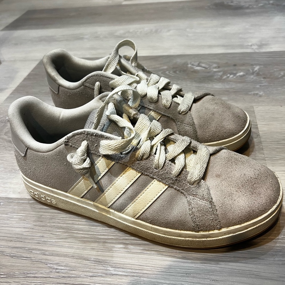 Adidas tennis grey sneakers